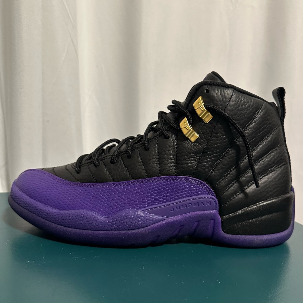 Air Jordan 12 Retro Field Purple Mens 8.5 New with box